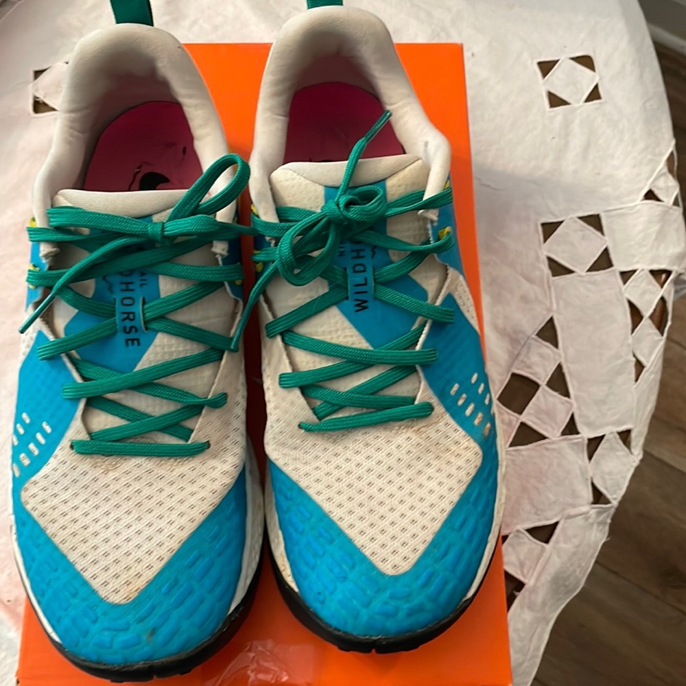 Nike size 9 wild horse 5